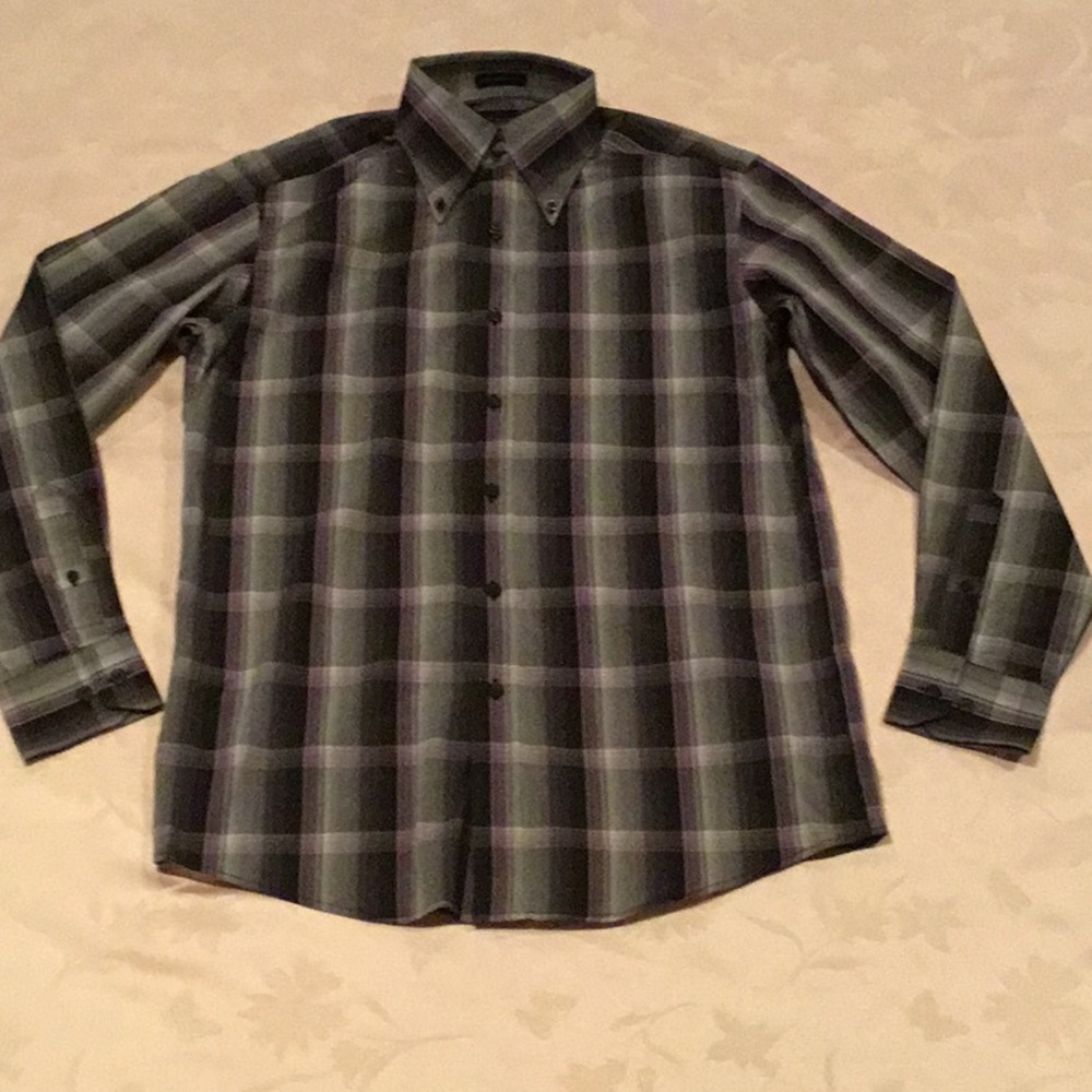NWT  J Ferrar button down shirt - long sleeved